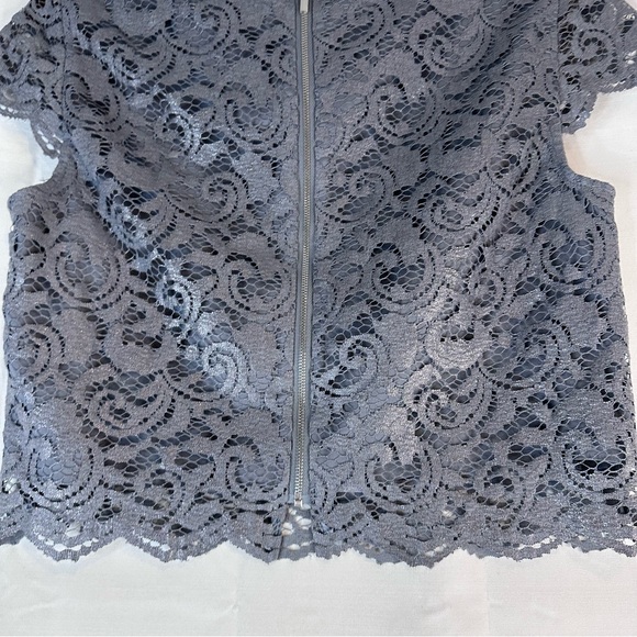 WHITE HOUSE BLACK MARKET Women’s Size 6 Top Blouse Cropped Tee Shirt Lace Lined - Picture 11 of 13